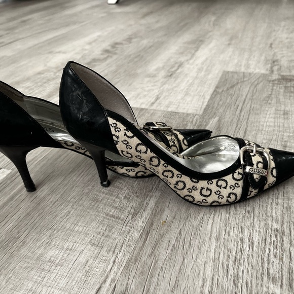 Guess Monogram Pumps sz 6  black cream - Picture 4 of 8
